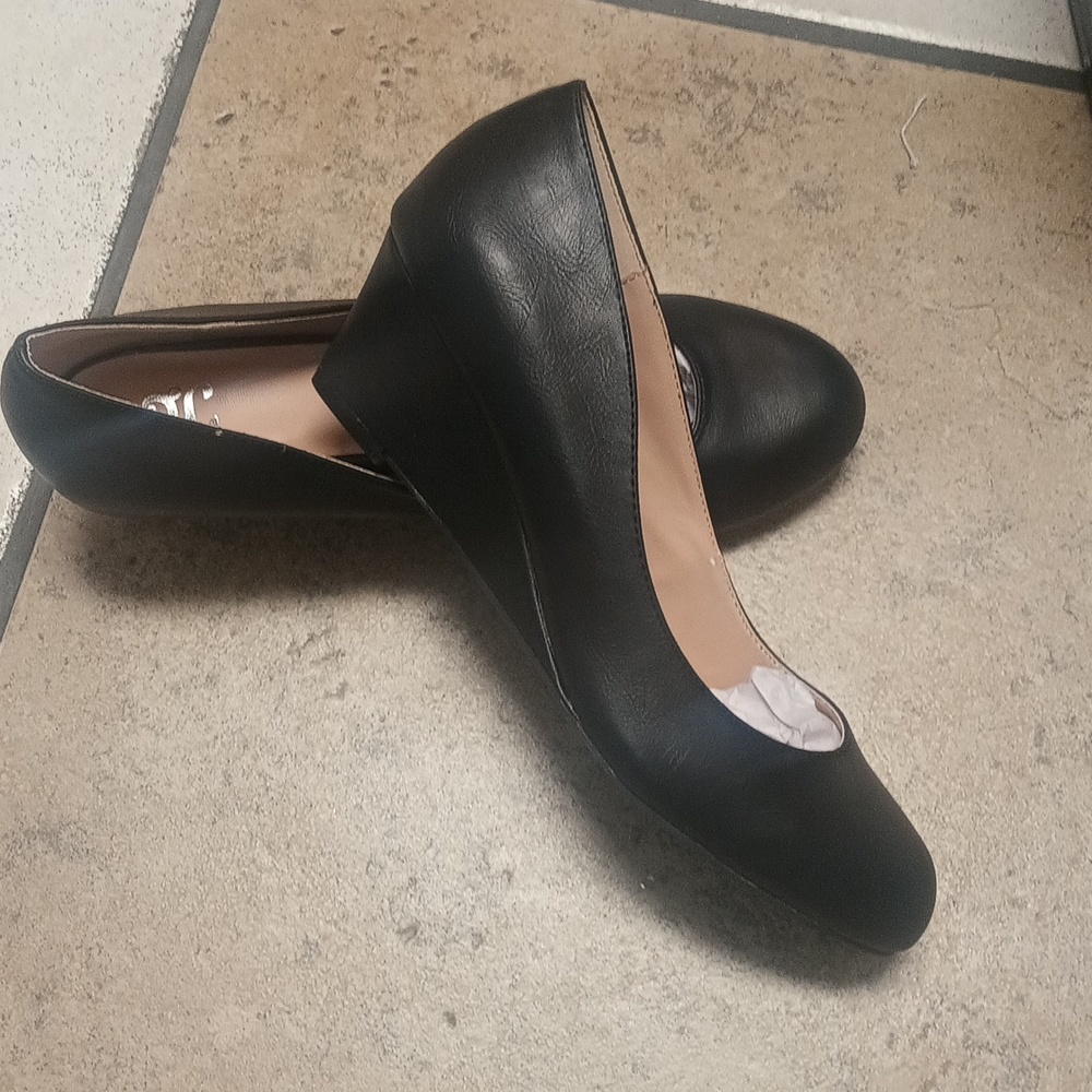 Shoes - Picture 2 of 2